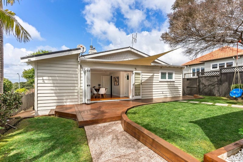 12 Ngataringa Road, Devonport, Auckland - Carousel 2