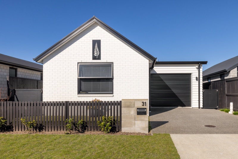 31 Crown Street, Papamoa - Carousel 15