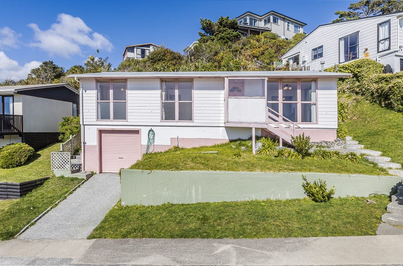 46 Chapman Street, Newlands, Wellington - Carousel 1
