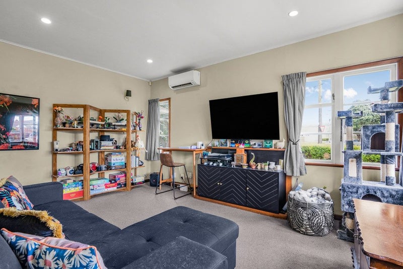 70 Hall Crescent, Epuni, Lower Hutt - Carousel 2