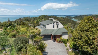20A Grendon Road, Titirangi, Auckland - Carousel 1