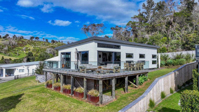 20 Ross Place, Whiritoa, Waihi - Carousel 1