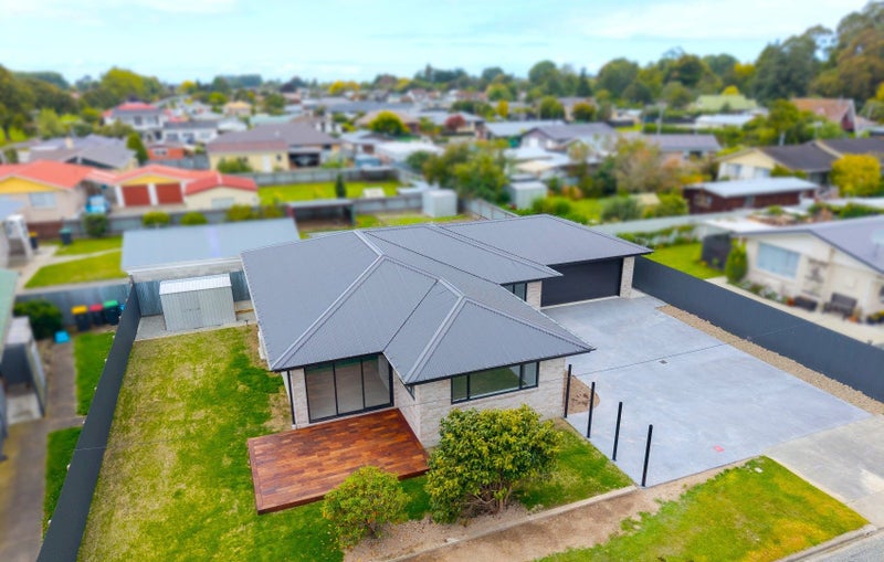 76 Rayner Street North, Temuka, Temuka - Carousel 1