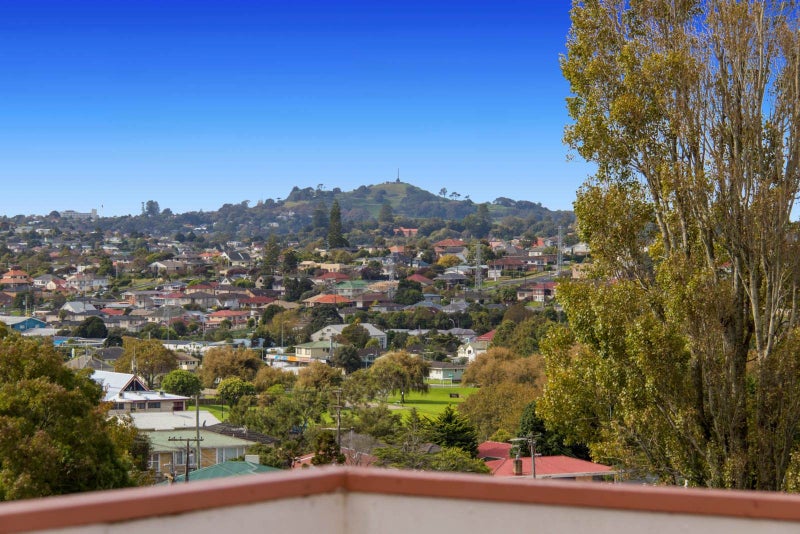 1602 Dominion Extension, MOUNT ROSKILL, AUCKLAND - Carousel 1