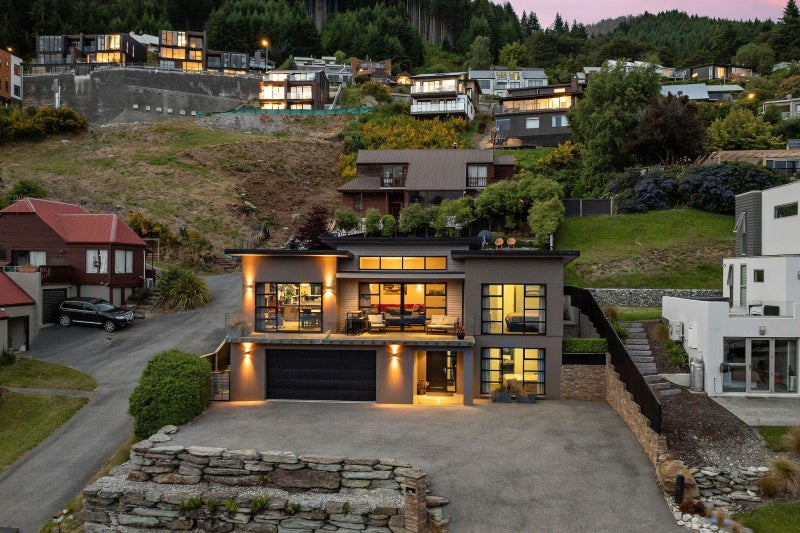 70 Wynyard Crescent, Fernhill, Queenstown - Carousel 30