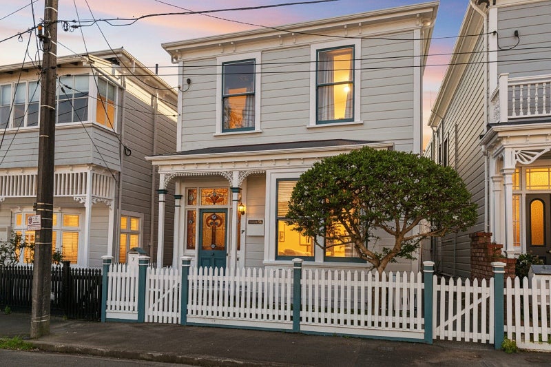 7 Armour Avenue, Mount Victoria, Wellington - Carousel 1