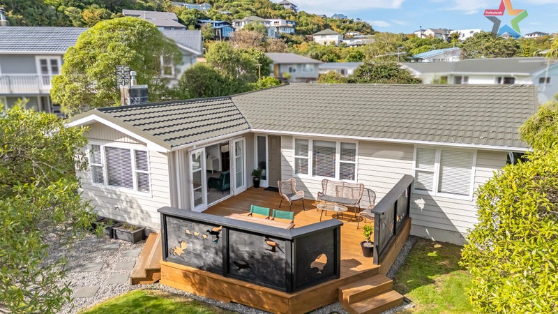 46 Cedar Street, Maungaraki, Lower Hutt - Carousel 1