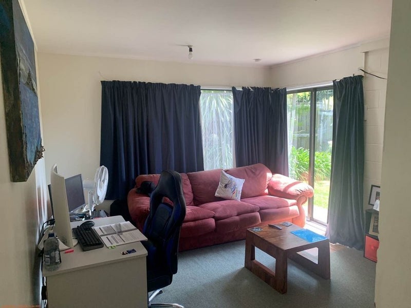 1 Hall Road, Glenfield, Auckland - Carousel 2