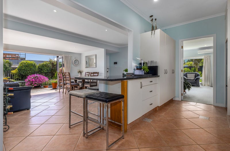 6 Leybourne Avenue, Waikanae - Carousel 2