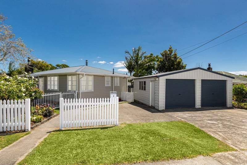 2 Preston Avenue, Henderson, Auckland - Carousel 2