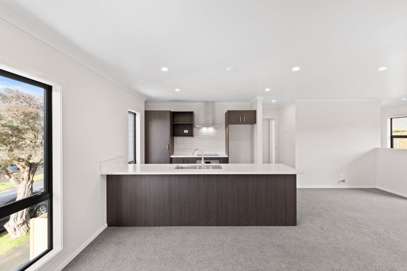 1/15 McCracken Avenue, Hillcrest, Hamilton - Carousel 2