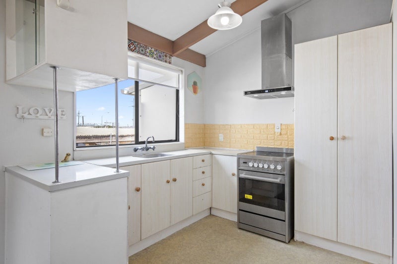 2/46 Station Road, Pukekohe - Carousel 2