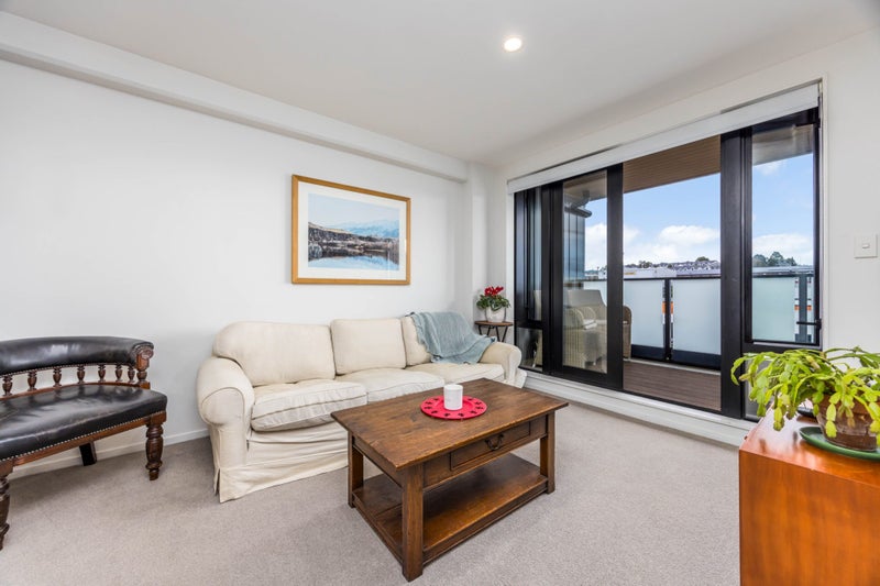 2J/250 Richmond Road, Grey Lynn, Auckland - Carousel 2