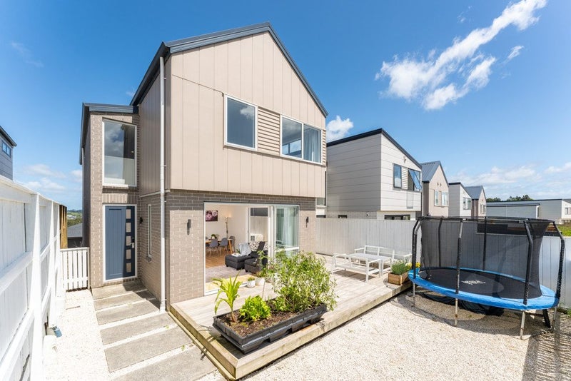 21 Sunnyheights Road, Orewa, Orewa - Carousel 2