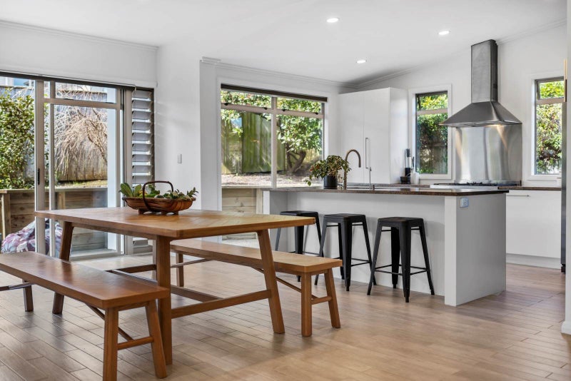 41 Intrepid Crescent, Beachlands, Auckland - Carousel 1