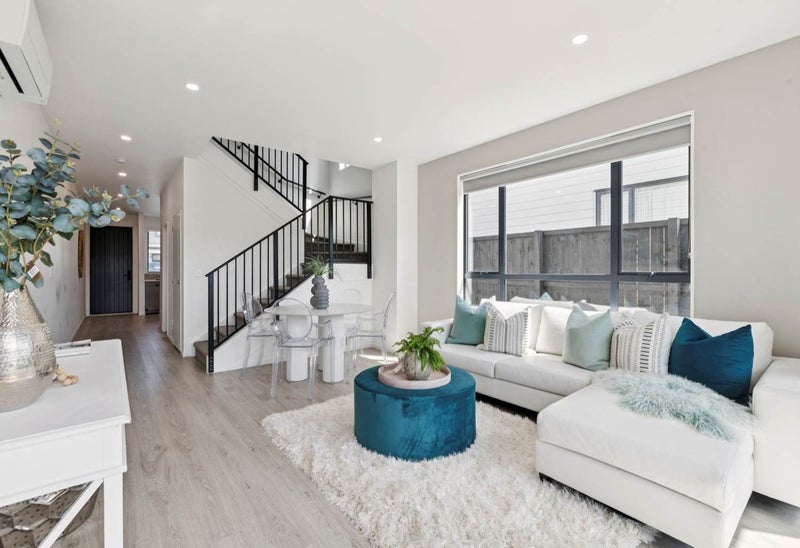 12 Serpent Road, Flat Bush, Auckland - Carousel 2