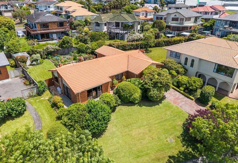 5 Marina View Drive, West Harbour, Auckland - Carousel 1