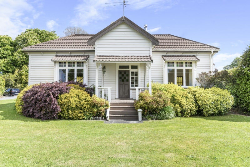 316 Hooker Road, Tamahere, Hamilton - Carousel 1