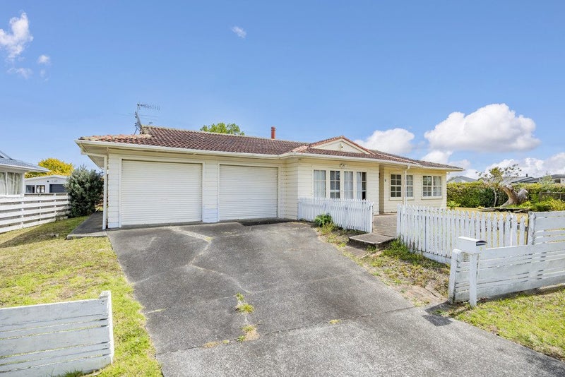 2 Tupaki Place, Pakuranga Heights, Auckland - Carousel 2