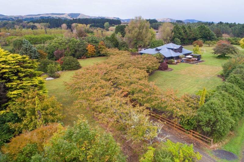 46 TURITEA RD, Fitzherbert, Palmerston North - Carousel 50