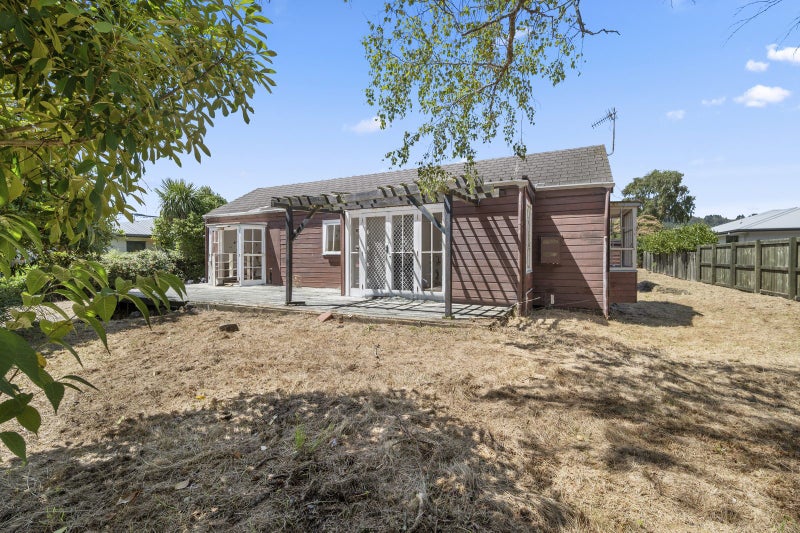 11 Kain Avenue, Fenton Park, Rotorua - Carousel 1