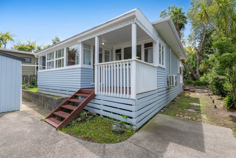 346 Whangaparaoa Road, Stanmore Bay, Whangaparaoa - Carousel 2