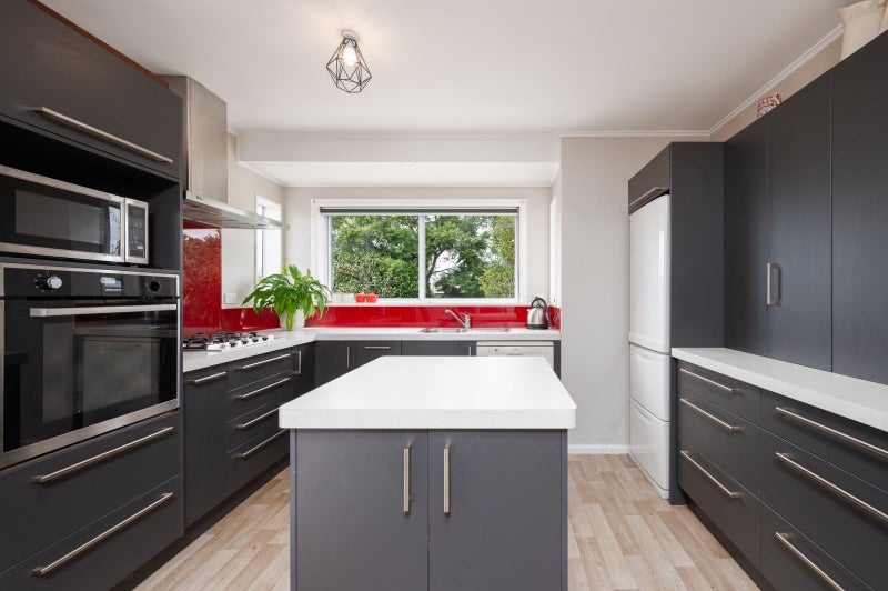 9 Arthur Hobson Avenue, Pirimai, Napier - Carousel 2