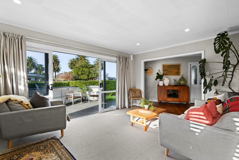 2A McKenzie Avenue, Marewa, Napier - Carousel 2