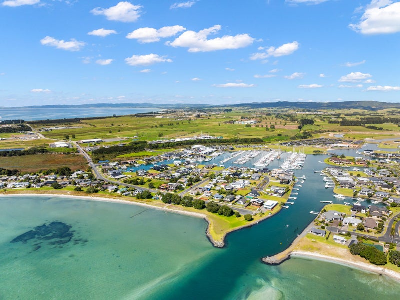 9 Finch Street, One Tree Point - Carousel 23