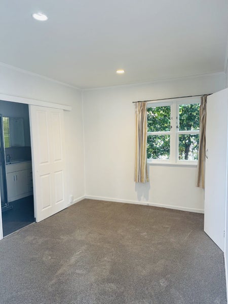 78 Arran Road, Browns Bay, Auckland - Carousel 2