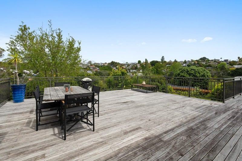 10 Dover Place, Remuera, Auckland - Carousel 2