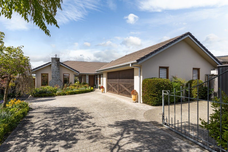 47 Champion Road, Richmond, Richmond - Carousel 1