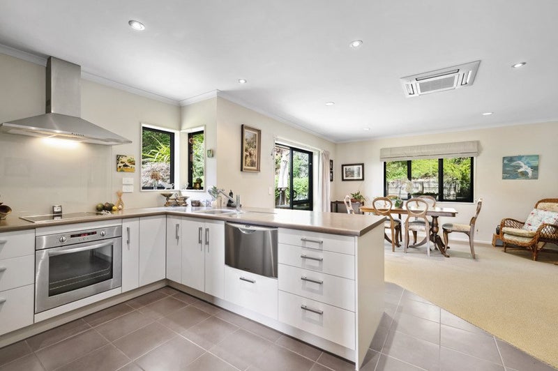 56 Aquarius Drive, Kawaha Point, Rotorua - Carousel 2