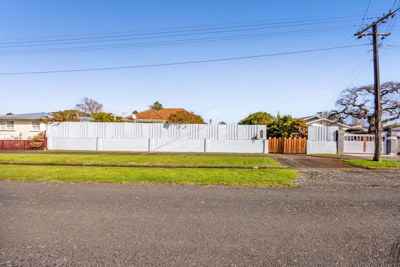 17 Burns Street, Hawera - Carousel 19