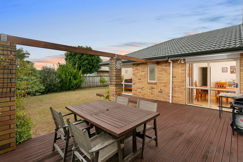 81 Summerland Drive, Henderson, Auckland - Carousel 1