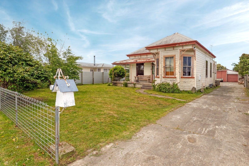 8 Waverley Street, Elgin, Gisborne - Carousel 24