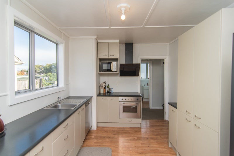 33 Whitcombe Street, Temuka - Carousel 2
