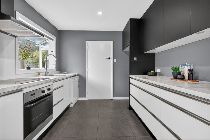 23 Russell Road, Wainuiomata, Lower Hutt - Carousel 2