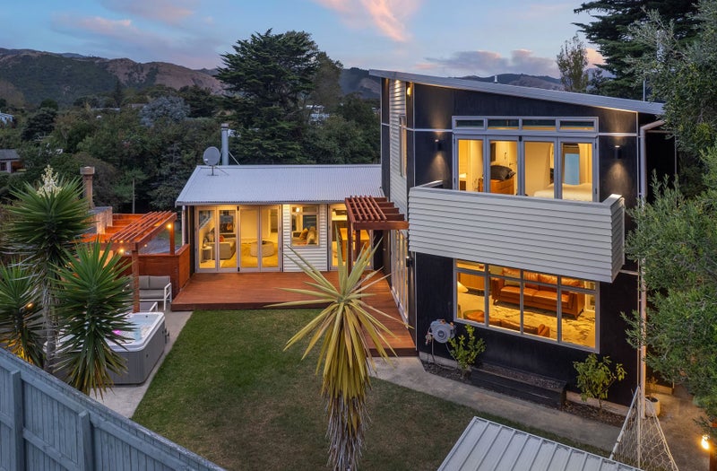 8 Tiromoana Road, Raumati South, Paraparaumu - Carousel 1