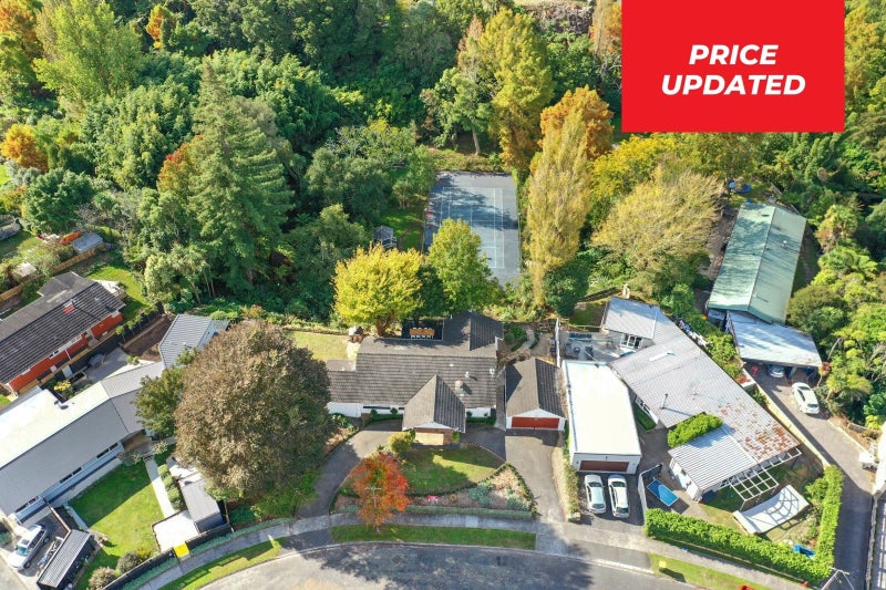 30 Tudor Crescent, Chedworth, Hamilton - Carousel 1