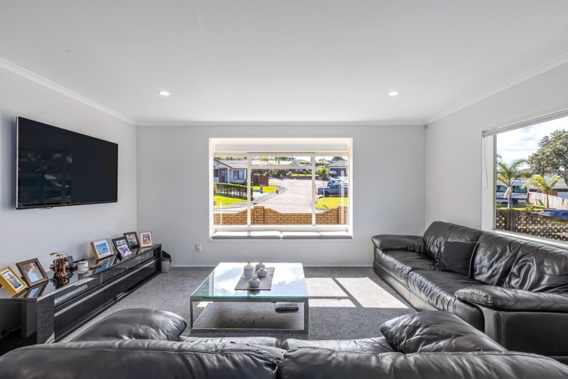 15 Kath Hopper Drive, Orewa, Orewa - Carousel 2