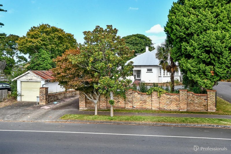 21 Gray Avenue, Mangere East, Auckland - Carousel 1