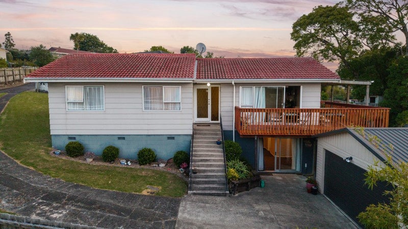 11 Seakens Way, Glen Eden, Auckland - Carousel 2