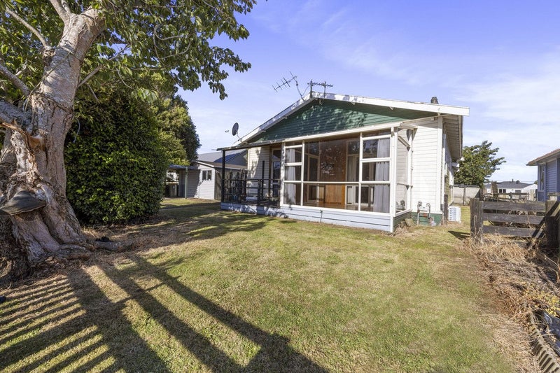 14 Waihi Road, Hawera - Carousel 1