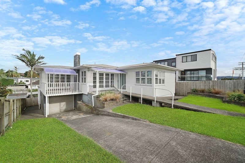 16 Sylvan Crescent, Te Atatu South, Waitakere City, Auckland - Carousel 12