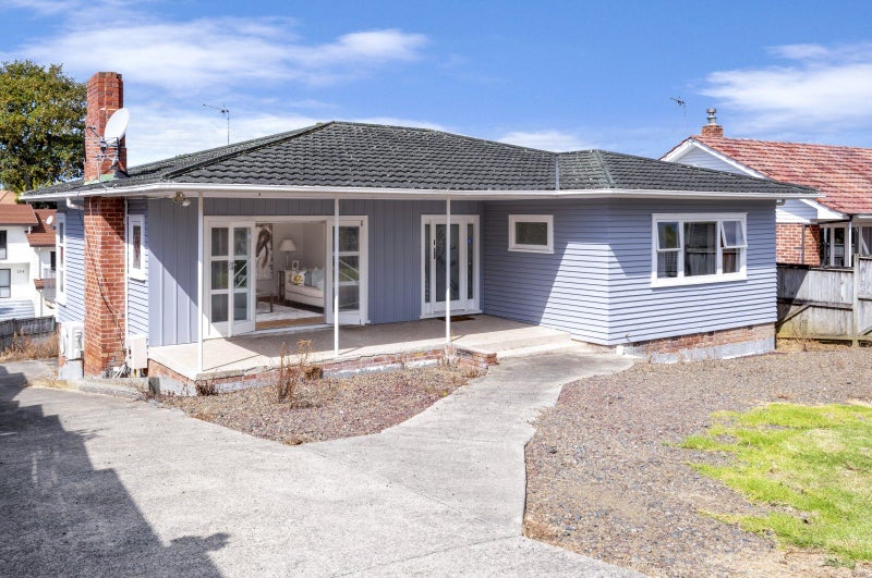 28 Howe Street, Howick, Auckland - Carousel 1