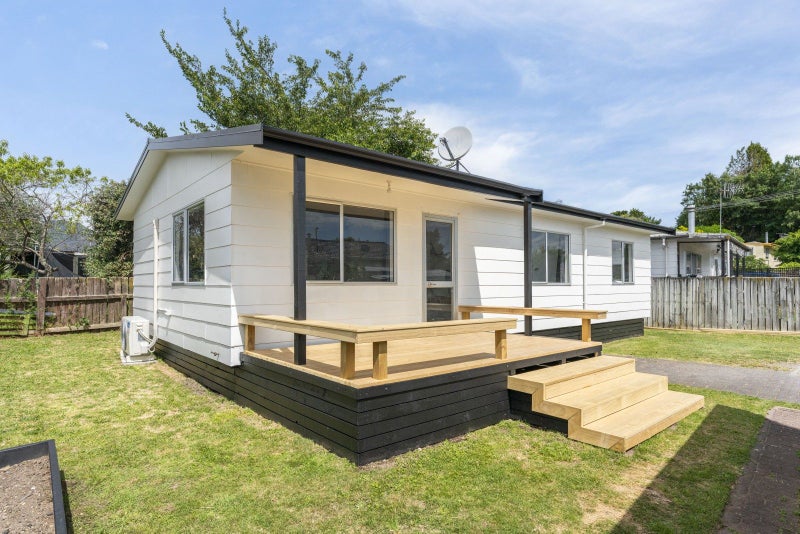 1/14 Tawa Street, Hilltop, Taupō - Carousel 2