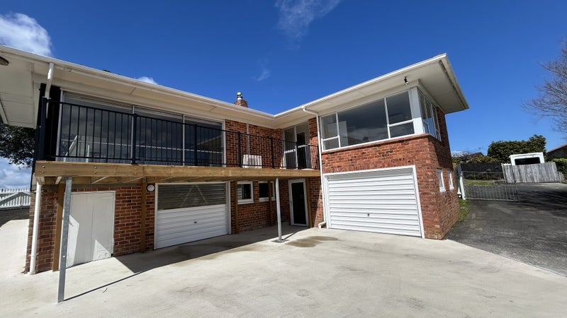 44 Litten Road, Cockle Bay, Auckland - Carousel 1