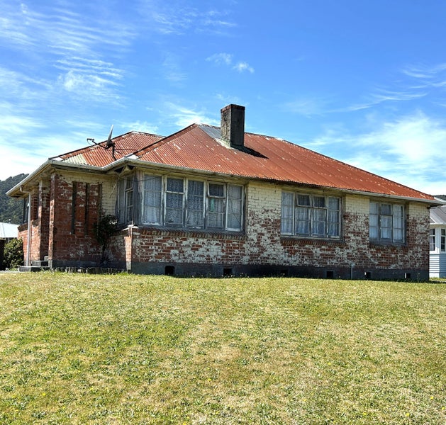 49 Fitzgerald Street, Cobden, Greymouth - Carousel 1