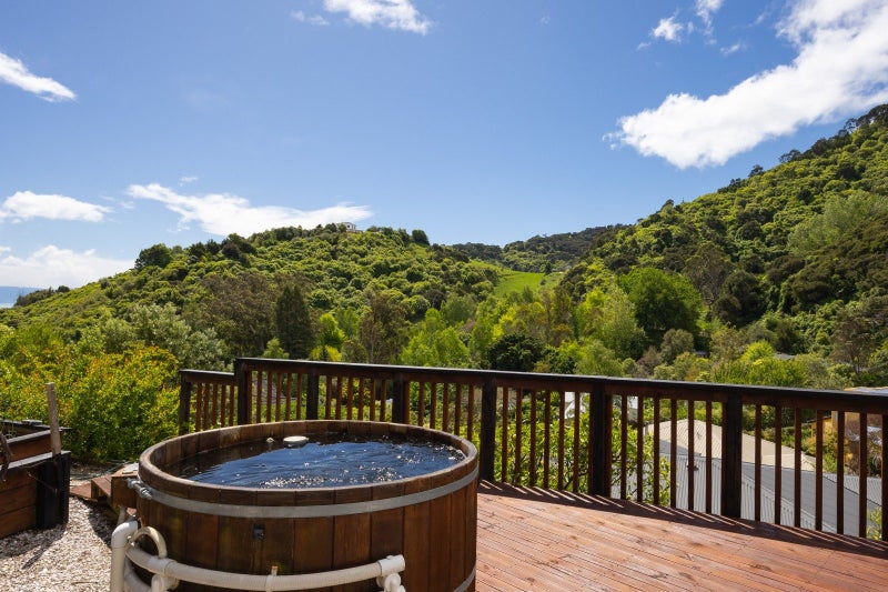 24 Strathaven Place, Atawhai, Nelson - Carousel 2